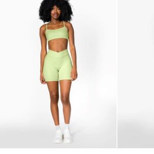 437 V Short in Iced Matcha